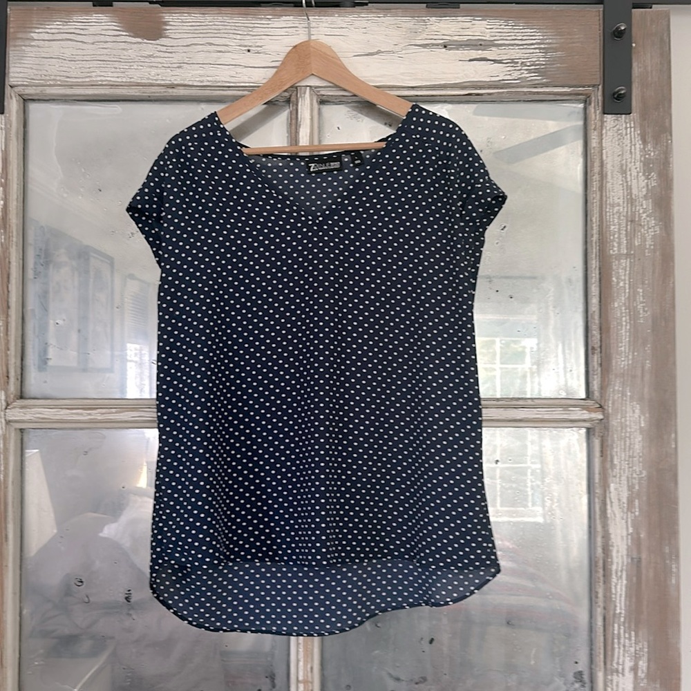 NY&Co high low navy polka dot sleeveless blouse sz L